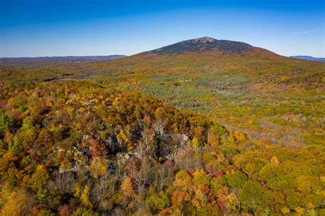 Mount Monadnock Gap Mountain Is In The Foreground Seth Dewey Flickr