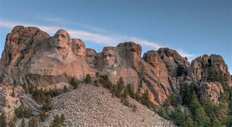 Parc national de bukit lambir (fr); Black Hills, South Dakota: Mount Rushmore, Badlands ...
