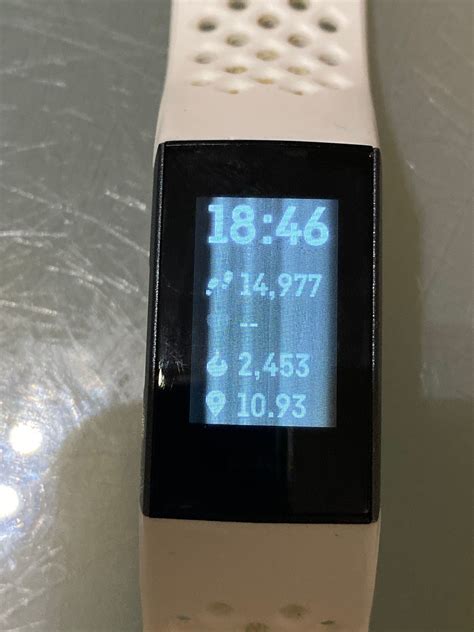 The fitbit charge 3 is blurring the line between fitness tracker and smartwatch by doing its best to impersonate the latter. Solved: Charge 3 screen has lines - Page 60 - Fitbit Community