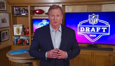 Penn national ceo jay snowden reiterated earlier this month that the barstool app should launch in. Barstool vs. Roger Goodell: NFL denies Dave Portnoy ...