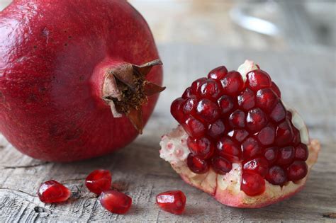 Pomegranates A Superfood With Many Benefits Farmers Almanac Plan
