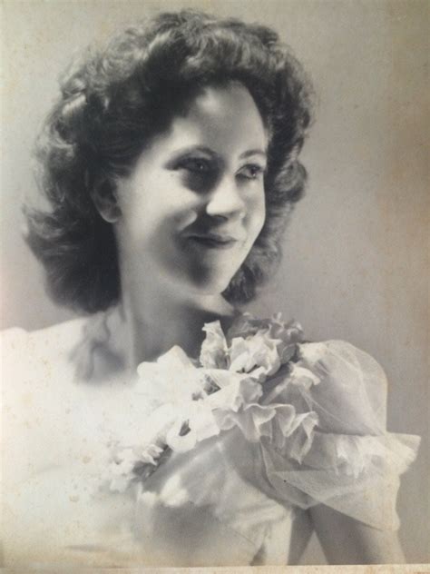 my grandmother s wedding glamour shot in 1948 oldschoolcool