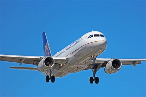 N403ua United Airlines Airbus A320 200 At Toronto Pearson