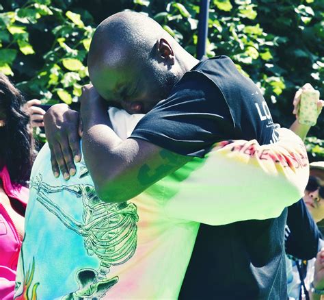 Virgil Abloh And Kanye Wests Hug Was A Great Fashion Moment