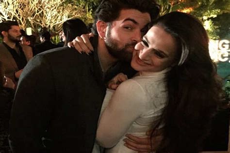 Neil Nitin Mukesh And Ameesha Patel Steal A Kiss