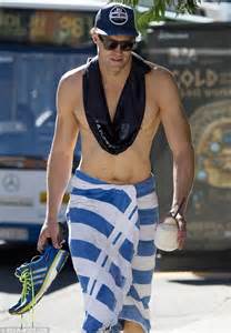 Bondi Vet Star Dr Chris Brown Reveals Buff Body As He Saunters Around In Beach Towel Daily