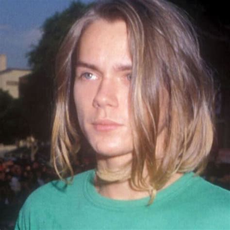 20 Nostalgic Portraits Of River Phoenix With Long Hair ~ Vintage Everyday