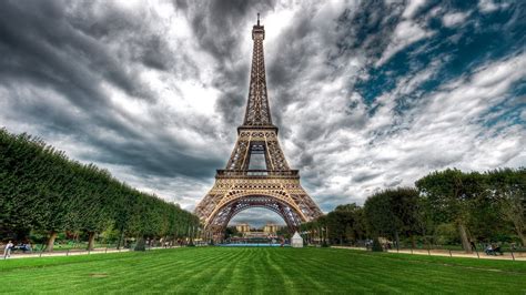 Eiffel Tower Park Wallpaper 1920x1080