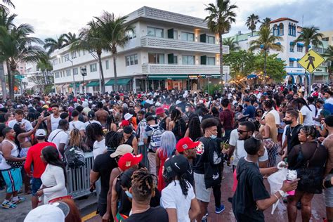 Miami Beach Overwhelmed By Spring Break Extends Emergency Curfew