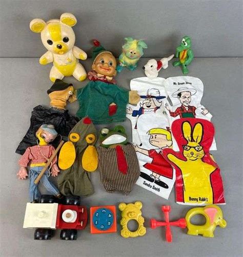 Group Of 18 Vintage Hand Puppets And Toys Matthew Bullock Auctioneers