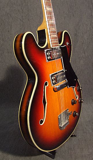 Lees meer over ons, ons team en onze producten. Occasion Guitare Village Welson Guitare Rock d'Occasion
