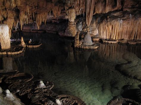 Top 10 Caves to Visit in the USA - Top Inspired