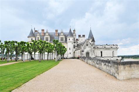 12 Gorgeous Châteaus to Visit in France's Loire Valley | French castles ...