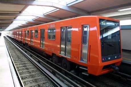 La línea 4 del metro de lima y callao, conectará la zona este y oeste de la ciudad de lima, atravesará 13 distritos, enlazando a. Línea 4 del Metro aumentará 20 estaciones