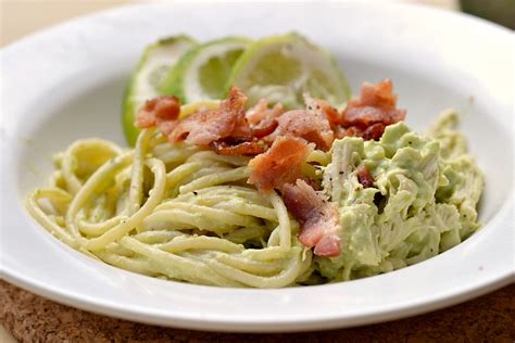Like That Try This Creamy Avocado Pasta W Chicken Recipe The Realistic Nutritionist