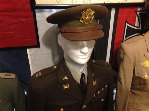 Wwii Us Army Captains Uniform Set Collectors Weekly