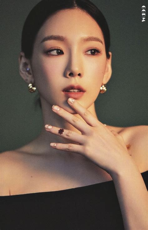 Taeyeon Girls Generation Oh Gg Season S Greetings 2021 A4 Poster Mini Brochure Preview