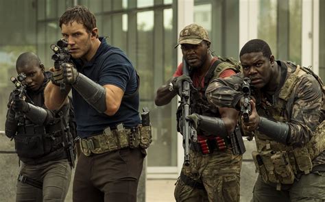 The Tomorrow War Review A Bland Chris Pratt Fights The Future Indiewire