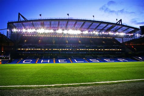 About chelsea football club founded in 1905, chelsea football club has a rich history, with its many successes including 5 premier league titles, 8 fa cups and 2 champions leagues, secured. El estadio del Chelsea con luces LED