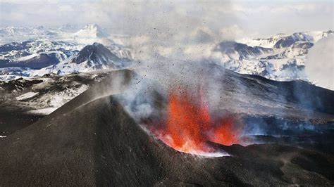 Iceland Raises Alarm After Largest Volcano Starts To Rumble Nz