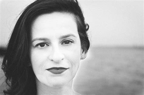 Já foi galardoada com o emmy award. Cláudia Lucas Chéu - Vitorino Coragem