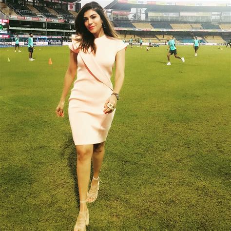 10 most glamorous and beautiful female anchors in the history of ipl