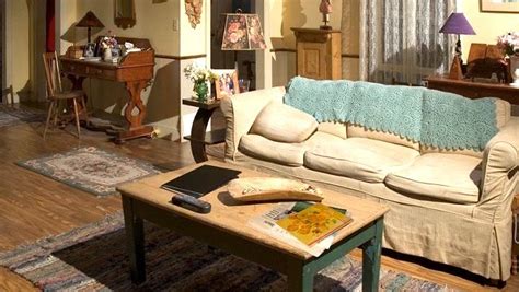 Rory's room was our second location to open its doors in 2010, finally offering windsor terrace, kensington and ditmas park families a play and art based preschool for their children. Lorelai and Rory's living room - Gilmore Girls | GG ...
