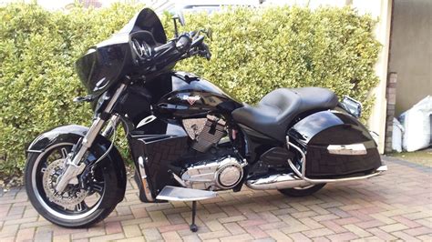 Know engine specs, safety and technical features, and dimensions at our dedicated variant pages. VICTORY CROSS COUNTRY TOUR custom touring bagger harley ...