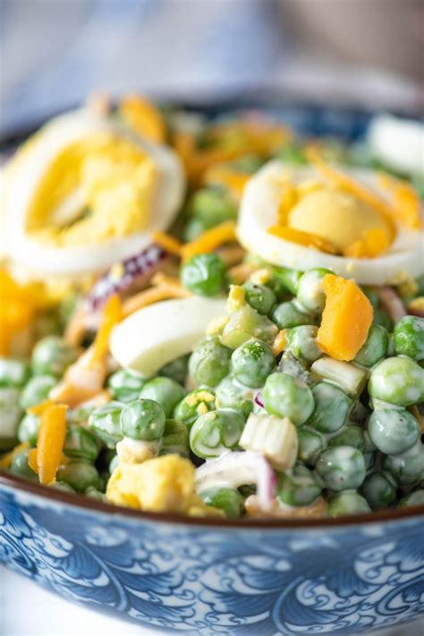 I read a lot about black eyed peas and how to prepare black eyed peas before i attempted this dish. Creamy, Easy Pea Salad Recipe - English Pea Salad