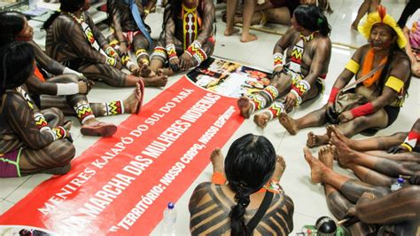 Comissão Pastoral Da Terra Mulheres Indígenas Ocupam Prédio Da Sesai