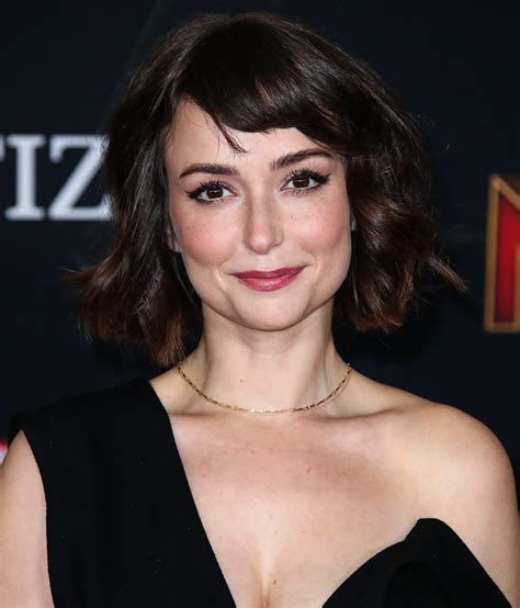 milana vayntrub height age body measurements wiki