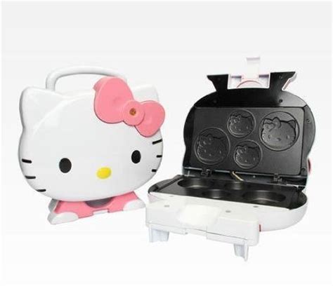 Hello kitty has always been beloved in the food world, from starring in countless bento box lunches to getting a futomaki sushi roll made in her likeness. Hello Kitty Cupcake maker - Walyou