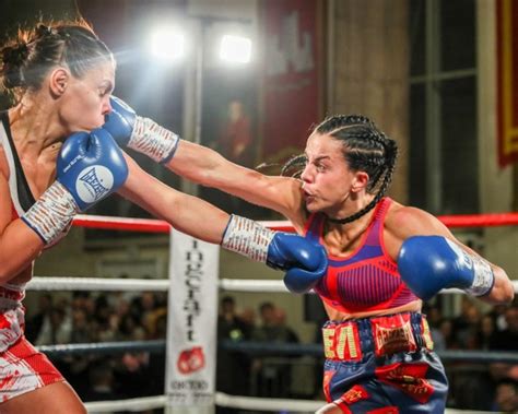 Brutal Female Boxing Fight Jasmina Zapoczna Vs Stevi Levy Contenders