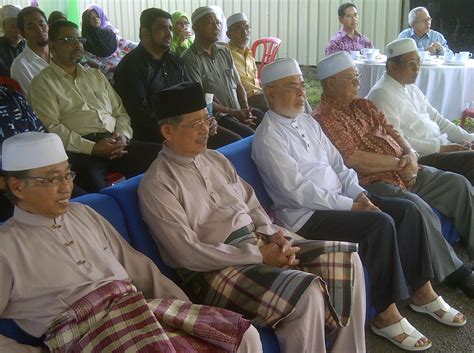 Kos tinggi (direktori bandar baru bangi 1998). Dr Shafie Abu Bakar: Menaiktaraf Sekolah Agama Bandar Baru ...