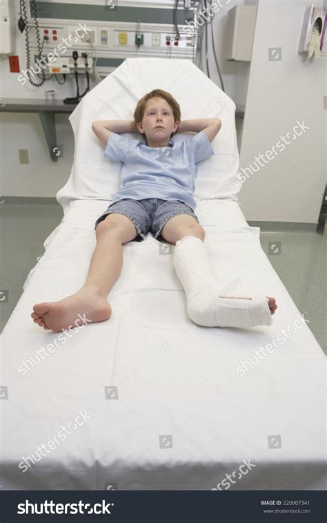Young Boy Broken Leg Laying Hospital Stock Photo 220907341 Shutterstock