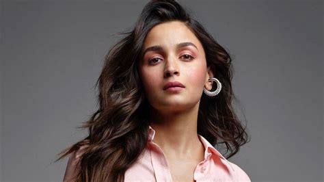 Is Alia Bhatt Happy Actress Candid Response To The Question Leaves