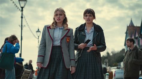 Sex Education 3 Netflix Unveils Season 3 Release Date With New Pics