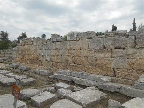 38χρονη ξάφρισε κόσμημα από κοσμηματοπωλείο και συνελήφθη. ΕΙΣΑΓΩΓΗ Η αρχαία Κόρινθος ήταν σημαντική πόλη-κράτος της ...