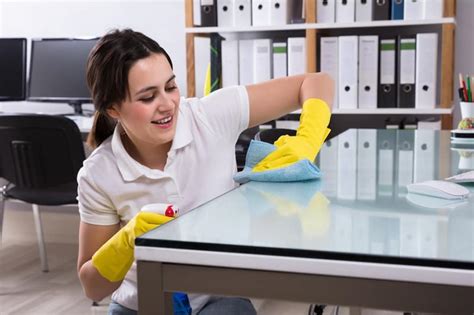 How To Keep A Clean Work Environment