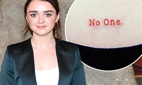 Maisie Williams Unveils New Game Of Thrones Themed Tattoo Daily Mail