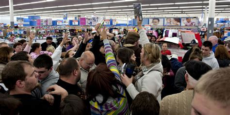 What Percentage Of Americans Will Shop Black Friday - 5 Terrifying Things About Black Friday | HuffPost