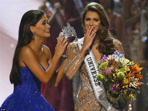 Miss universe 2016 iris mittenaere begrüßt die fans in einer pressekonferenz nach der veranstaltung. PHOTOS: Miss France crowned Miss Universe 2016 - Kasapa102.5FM