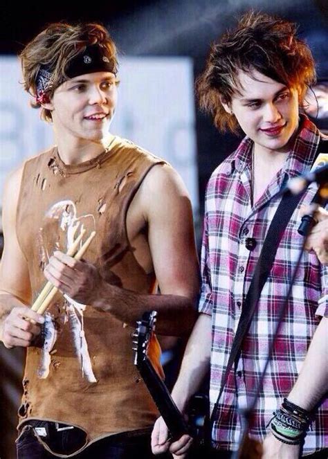 Michael Clifford And Ashton Irwin ️ 5sos 5 Seconds Of Summer Second