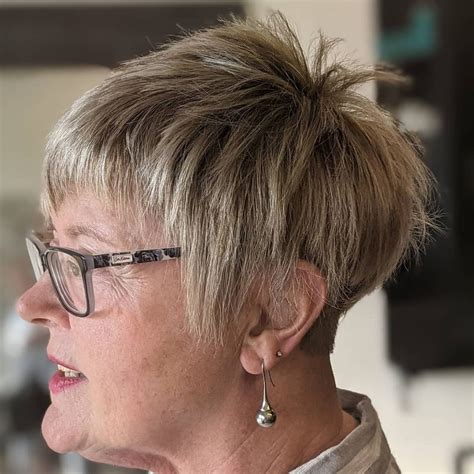 23 Most Flattering Pixie Cuts For Older Ladies With Glasses 2022