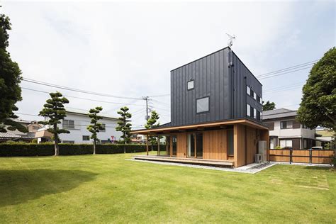 Modern Cantilevered House In Japan Architects Tukurito Architecture