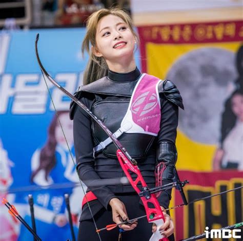 Twices Tzuyu Is An Archery Goddess At Isac 2019 Chuseok Koreaboo