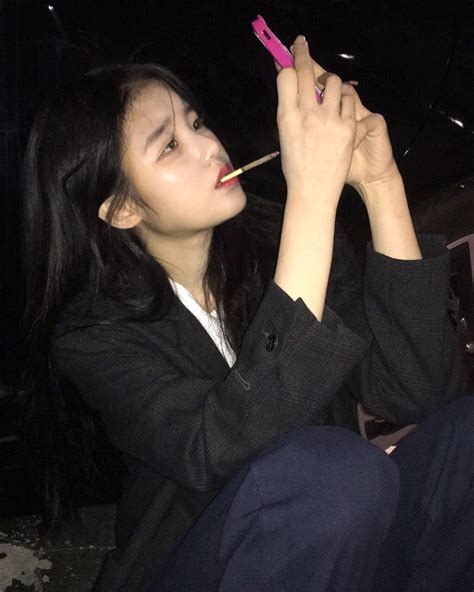 Leselin On Instagram “도배 미안해” Girl Smoking Ulzzang Korean Girl Ulzzang Girl