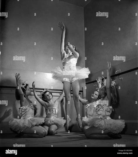 Child Ballet Dancers At Miss Vacanis School June 1952 C3264 Stock