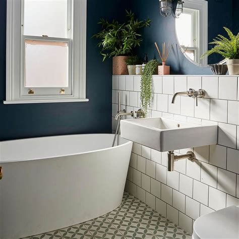 The blue tiled walls mimic the floor tiling and is consistent throughout the entire bathroom, giving the feel of a textured room. 11 Small Bathroom Tile Ideas That'll Liven Up Your Washroom In 2020