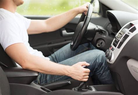 5 Easy Steps To Drive A Manual Car